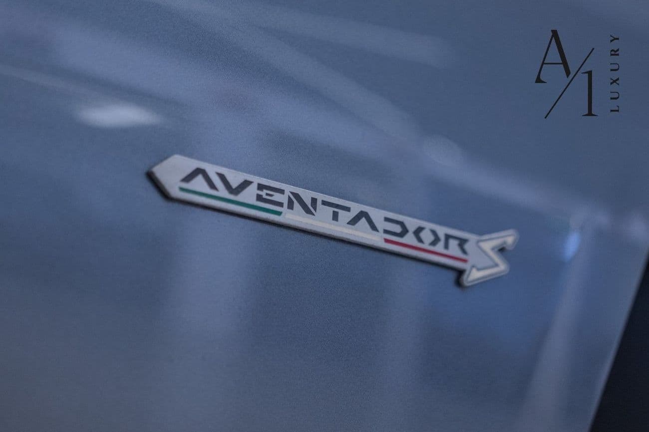 2018 Lamborghini Aventador S thumbnail 4