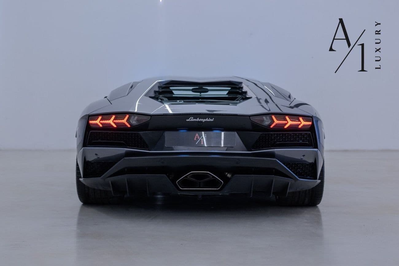 2018 Lamborghini Aventador S thumbnail 7
