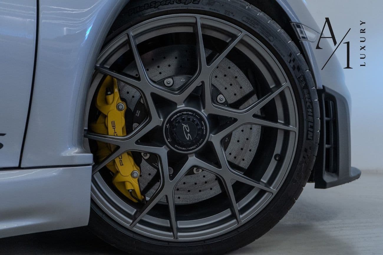 2025 Porsche 718 Spyder RS thumbnail 4