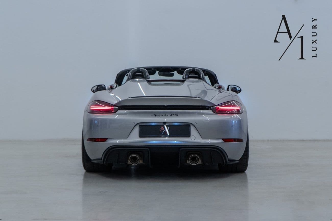 2025 Porsche 718 Spyder RS thumbnail 5