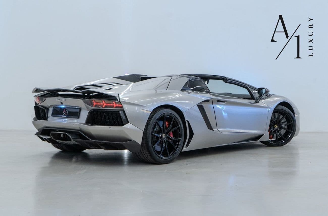 2015 Lamborghini Aventador thumbnail 3