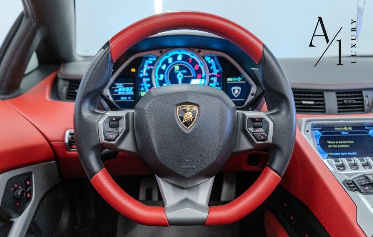 2015 Lamborghini Aventador thumbnail 6