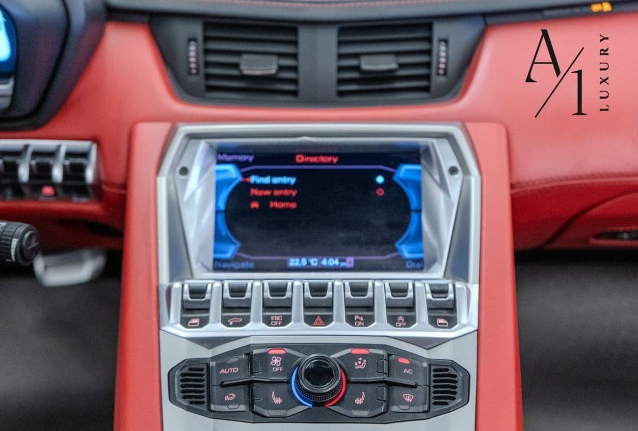 2015 Lamborghini Aventador thumbnail 7