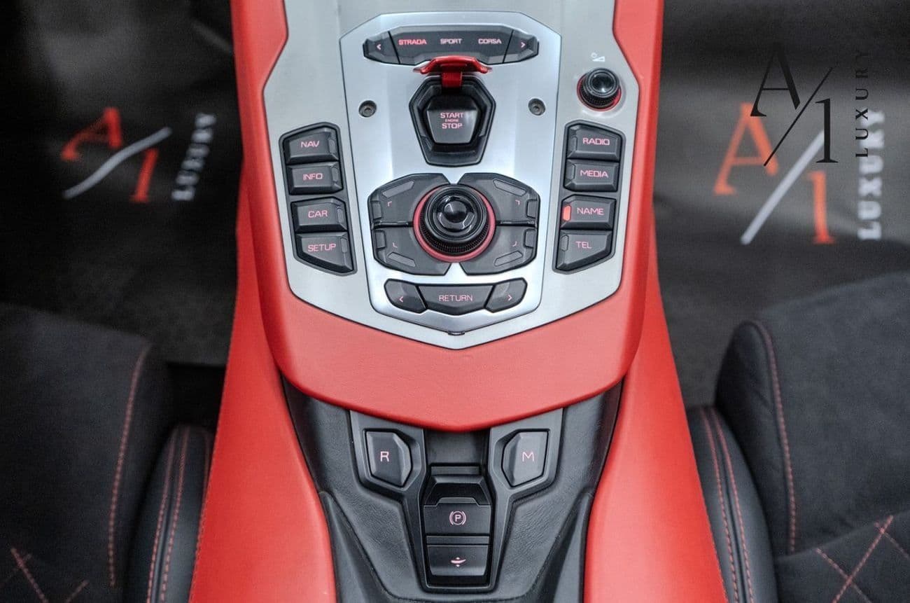 2015 Lamborghini Aventador thumbnail 8