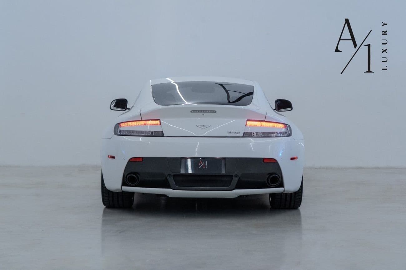 2015 Aston Martin Vantage STANDARD thumbnail 5