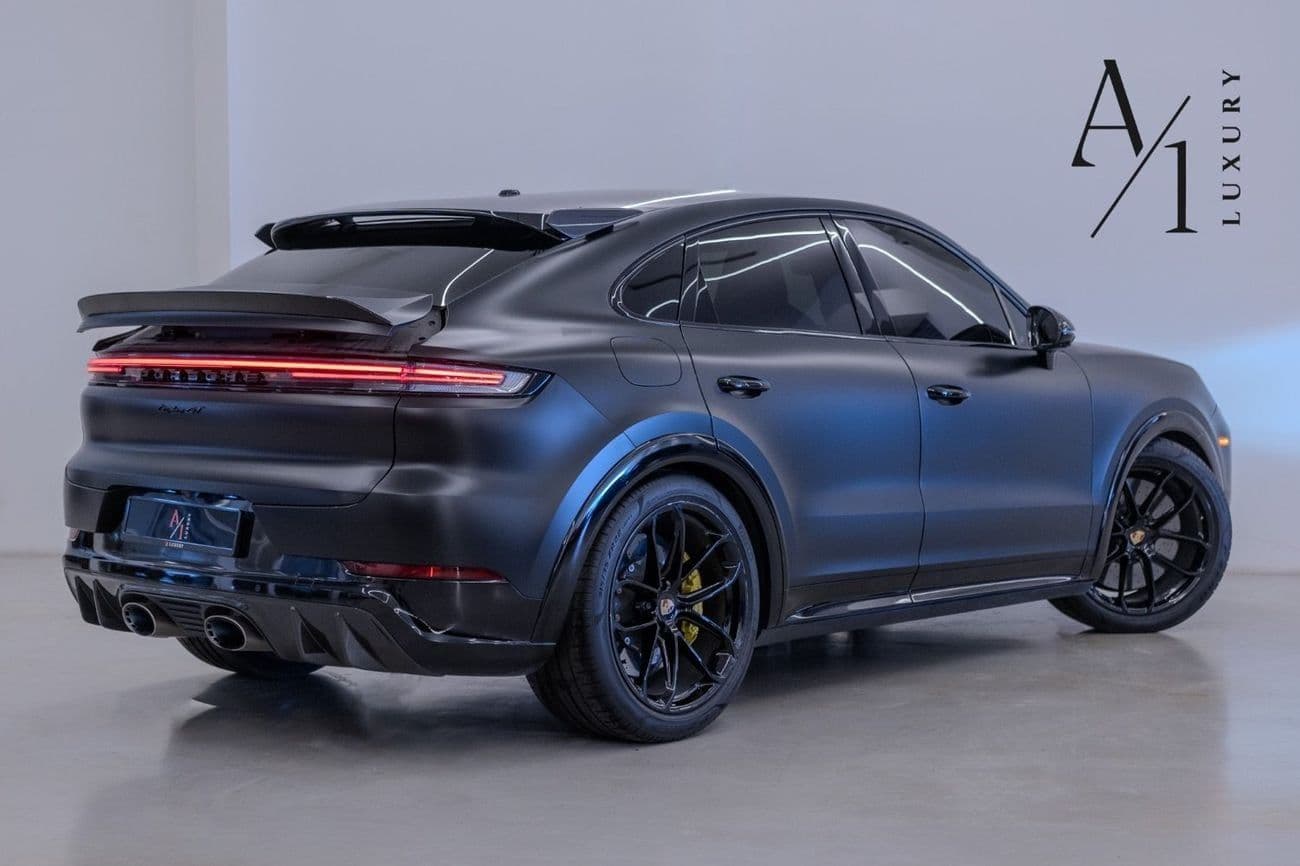 2024 Porsche Cayenne TURBO GT thumbnail 3