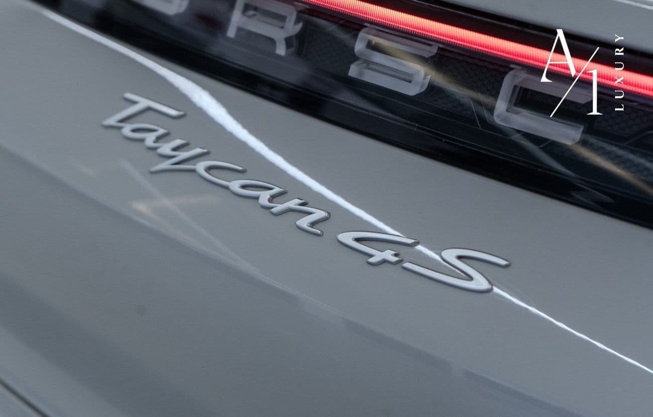 2023 Porsche Taycan 4S thumbnail 5
