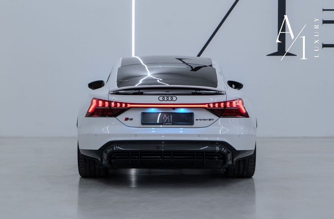 2023 Audi e-tron GT RS thumbnail 5