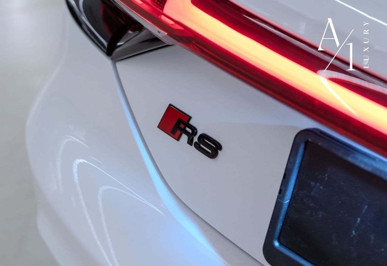 2023 Audi e-tron GT RS thumbnail 6
