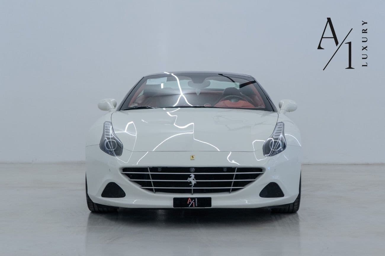 2016 Ferrari California T thumbnail 2