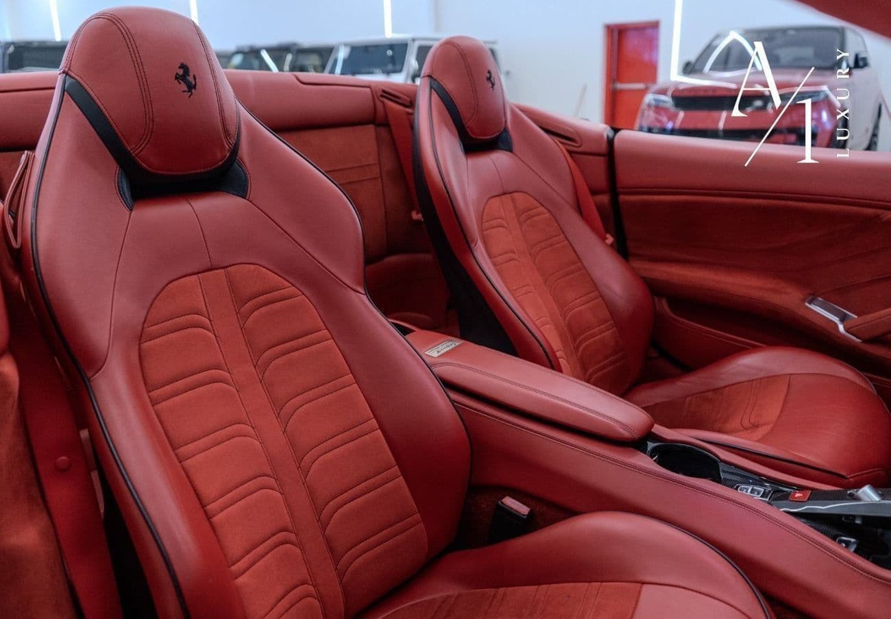 2016 Ferrari California T thumbnail 8