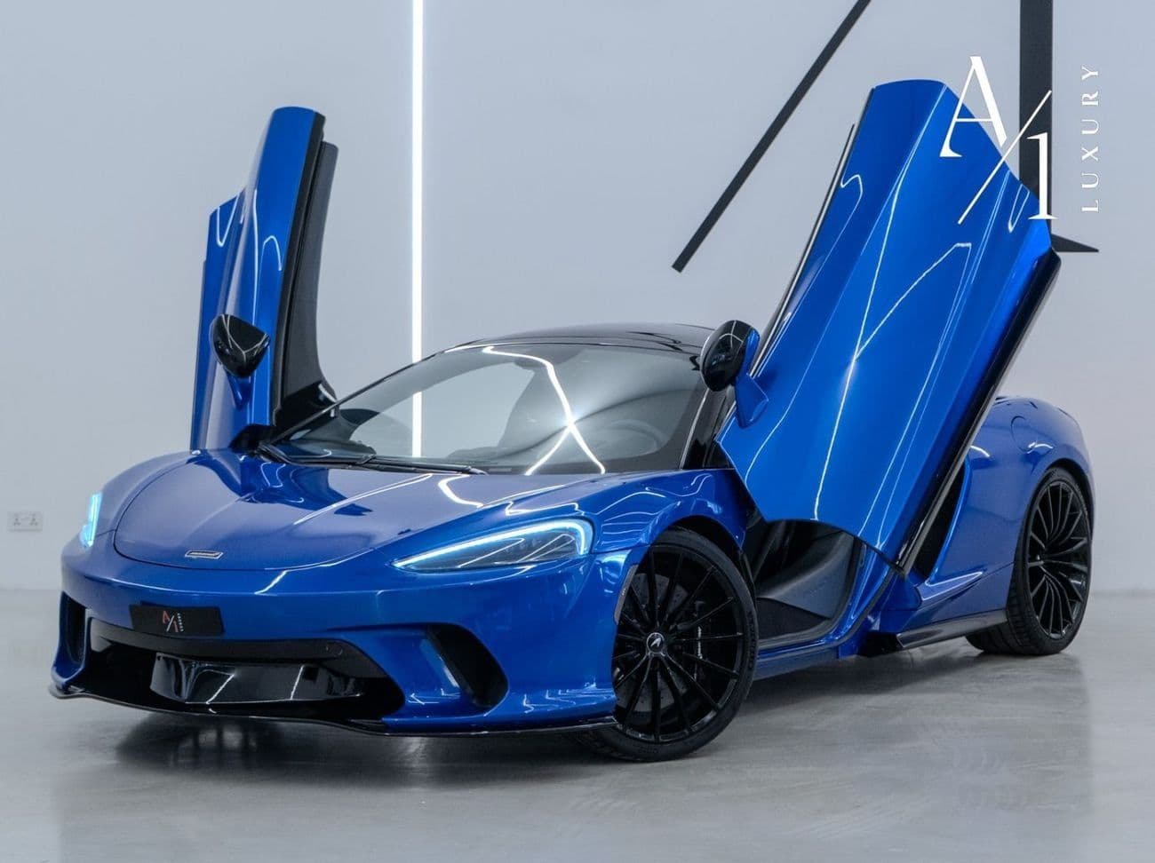 2023 McLaren GT STANDARD