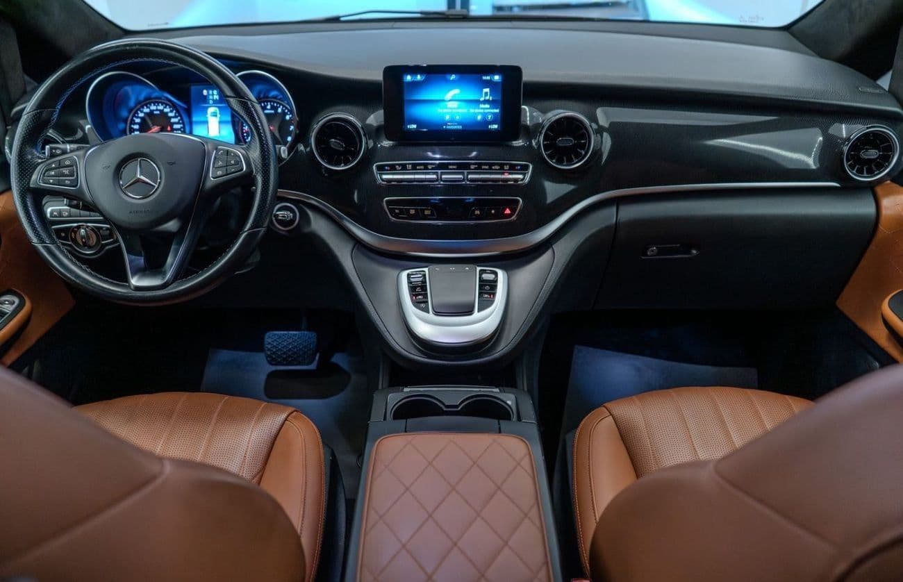 2021 Mercedes Benz V 250 thumbnail 8