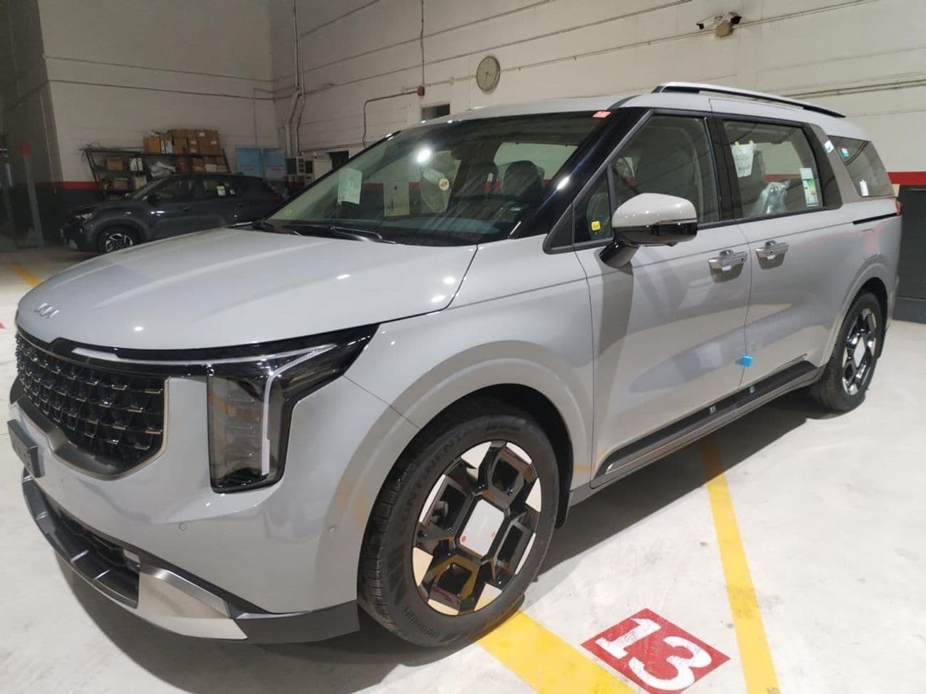 2026 Kia Carnival EX DLX thumbnail 3
