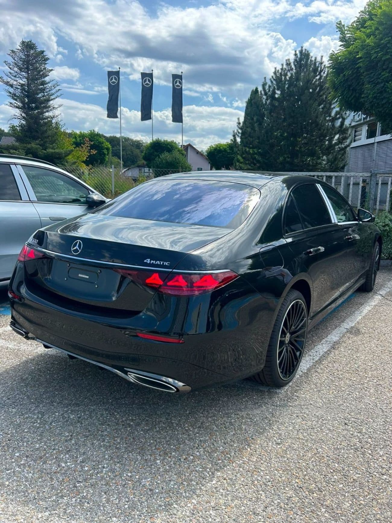 2027 Mercedes Benz S 580 4MATIC thumbnail 3