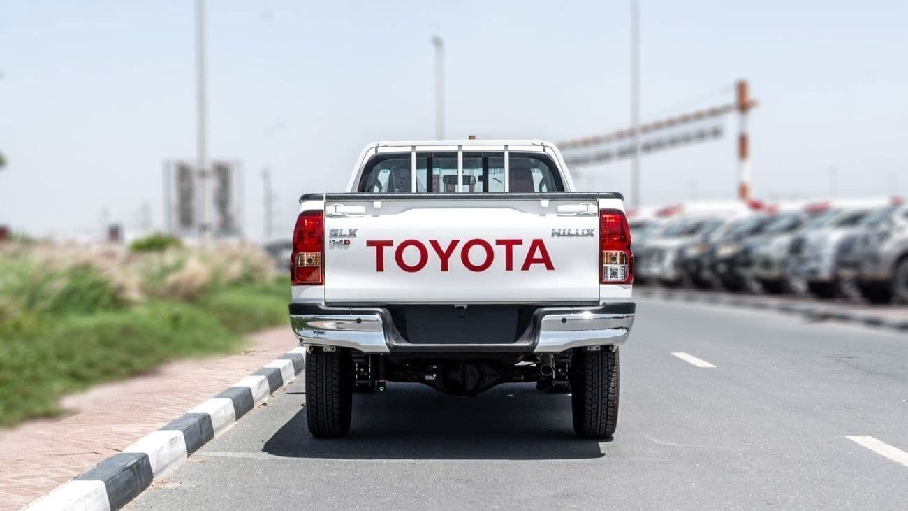 2026 Toyota Hilux GLX thumbnail 5