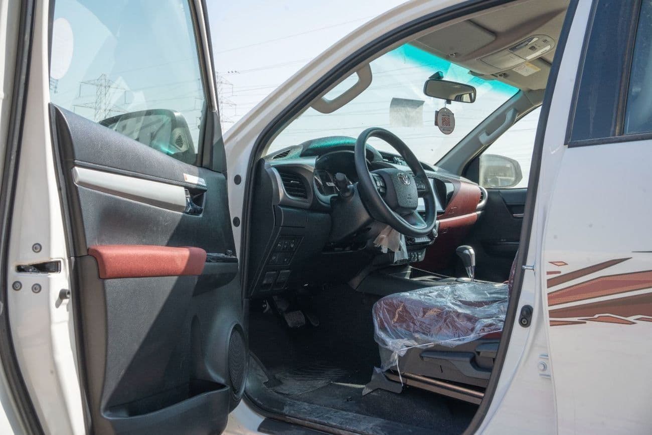 2026 Toyota Hilux SGLX thumbnail 8