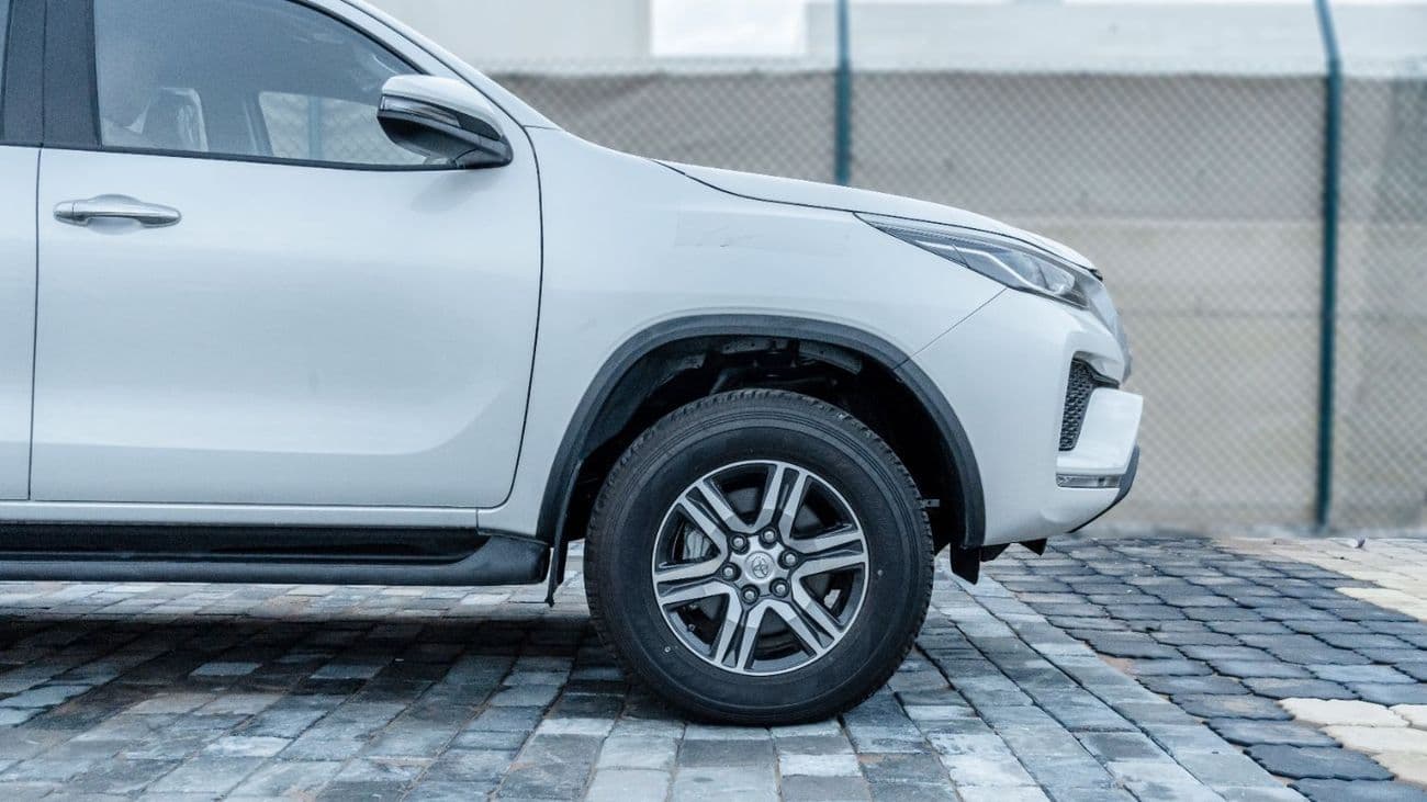 2026 Toyota Fortuner EXR thumbnail 6