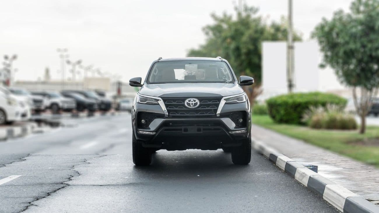 2026 Toyota Fortuner VXR thumbnail 4