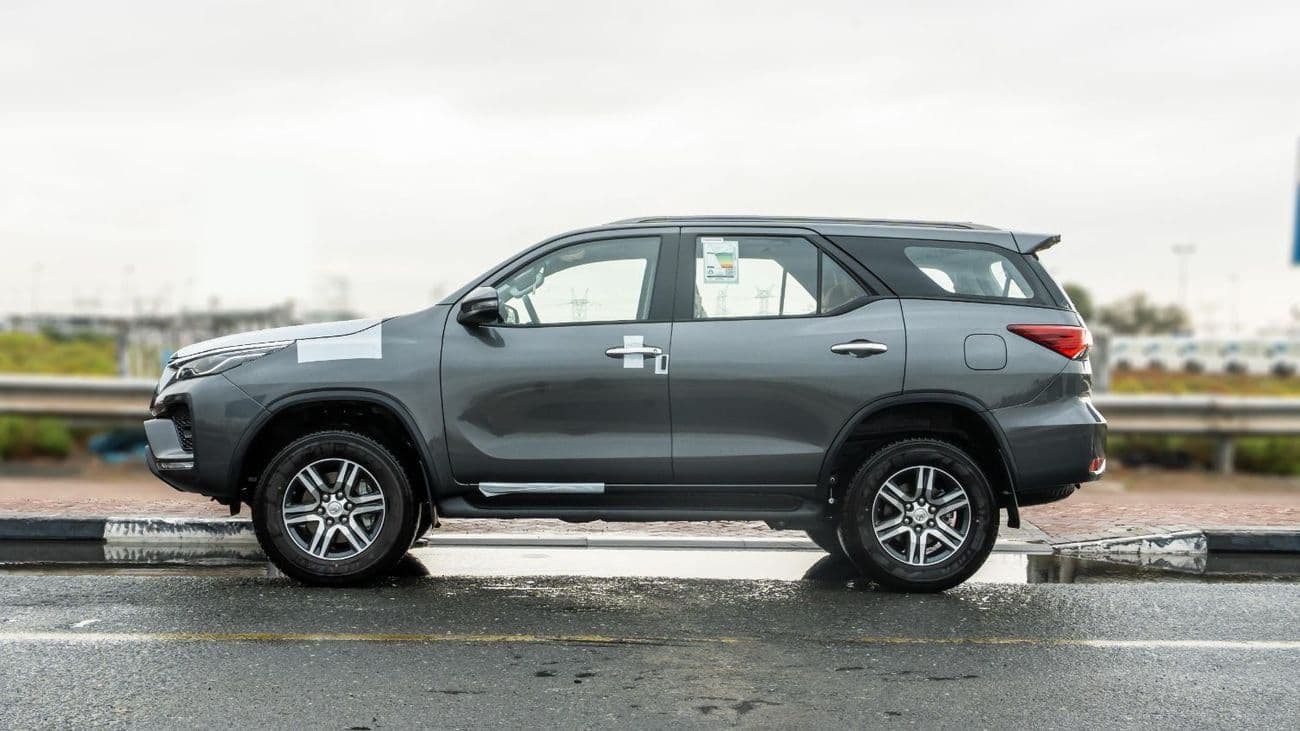 2026 Toyota Fortuner VXR thumbnail 3