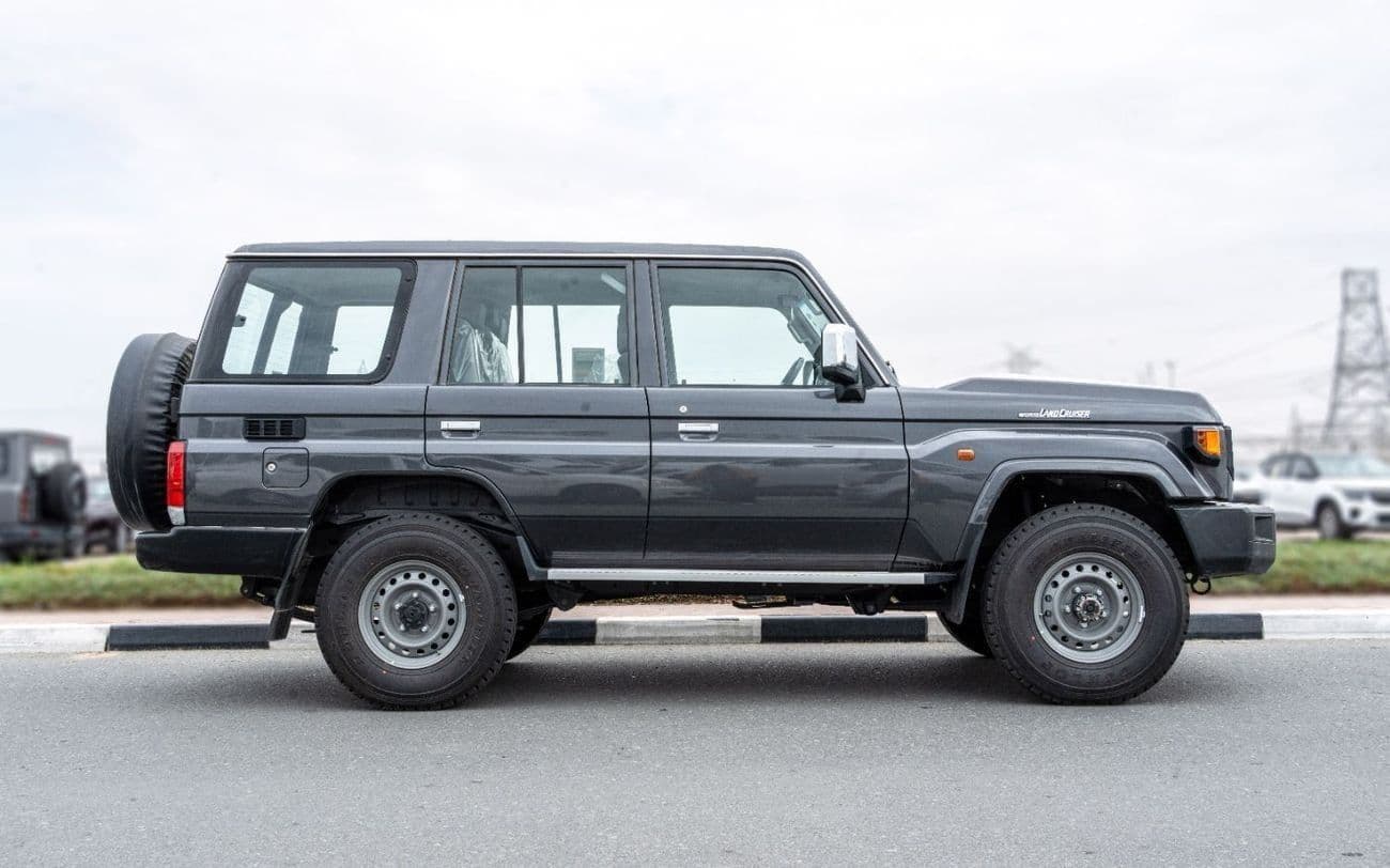 2026 Toyota Land Cruiser 70 thumbnail 2