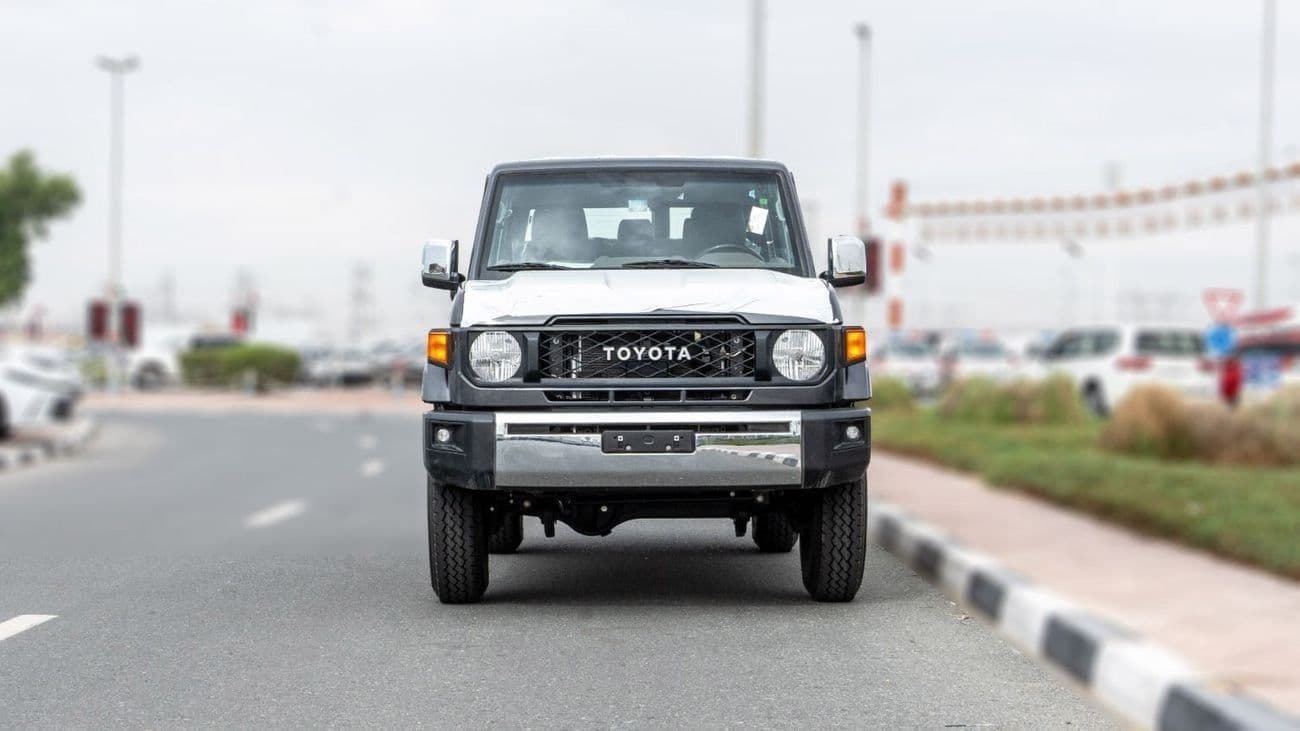 2026 Toyota Land Cruiser 70 thumbnail 4