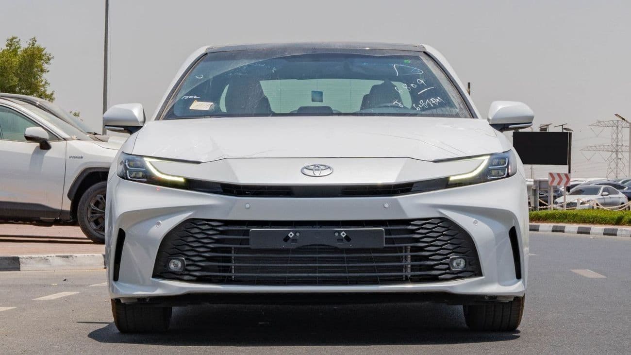2026 Toyota Camry GLE HEV thumbnail 4