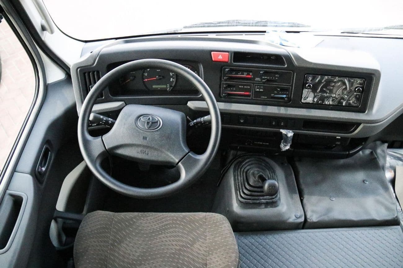 2026 Toyota Coaster thumbnail 6
