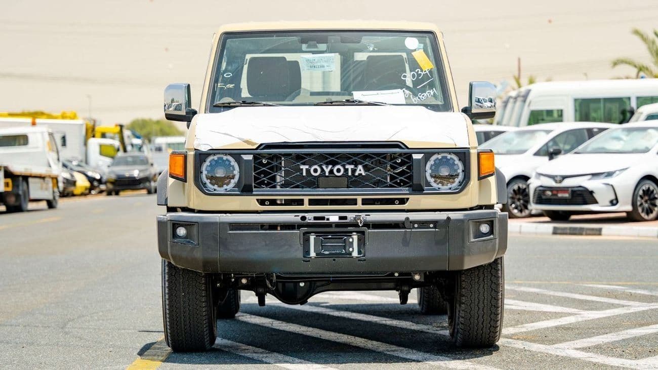 2025 Toyota Land Cruiser 70 LC76 HT VXR thumbnail 4