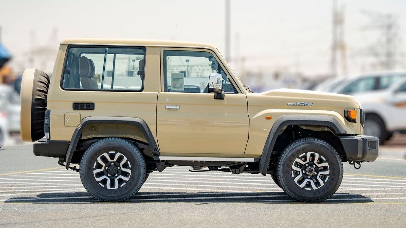 2025 Toyota Land Cruiser 70 LC76 HT VXR thumbnail 2