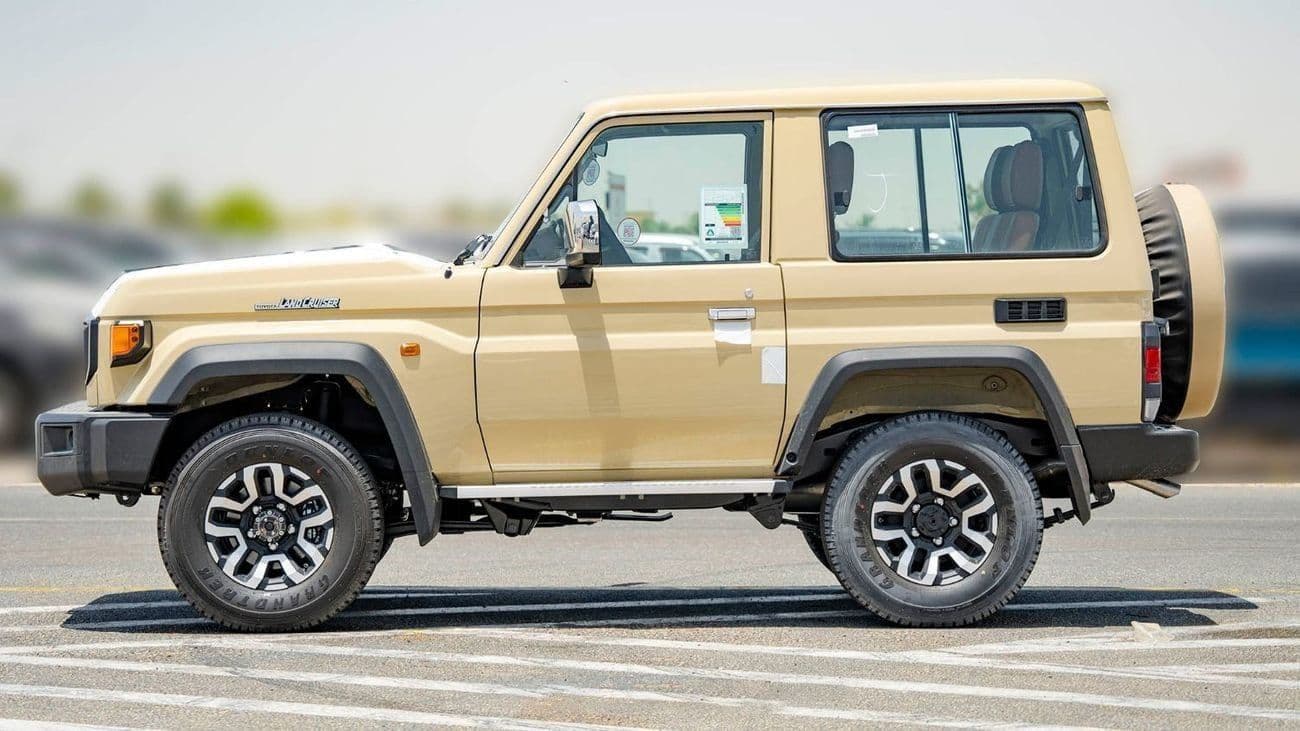 2025 Toyota Land Cruiser 70 LC76 HT VXR thumbnail 3