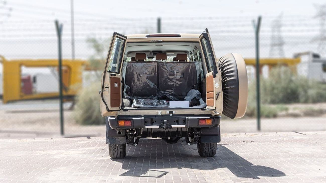 2026 Toyota Land Cruiser 70 LC76 HT VXR thumbnail 6
