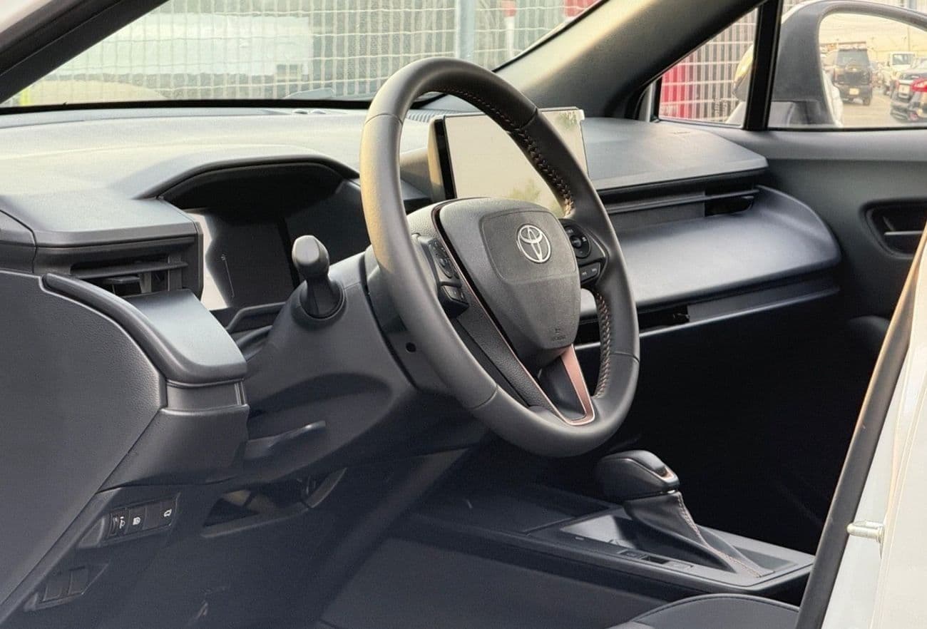 2026 Toyota Corolla Cross GLI thumbnail 7