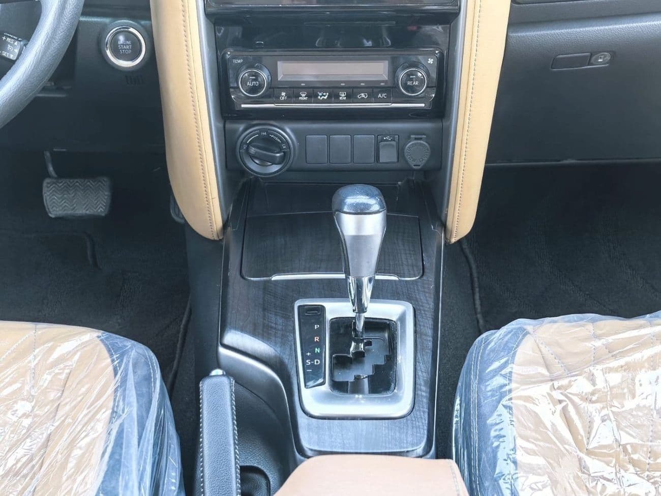2021 Toyota Fortuner GXR thumbnail 2