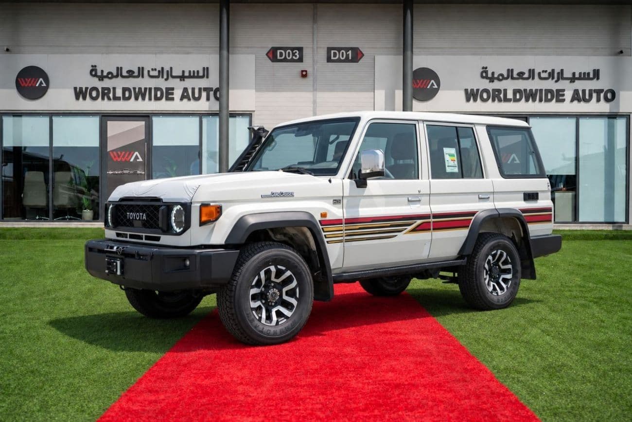 2025 Toyota Land Cruiser 70 LC 76 4.0Ltr. Z1 A/T thumbnail 3