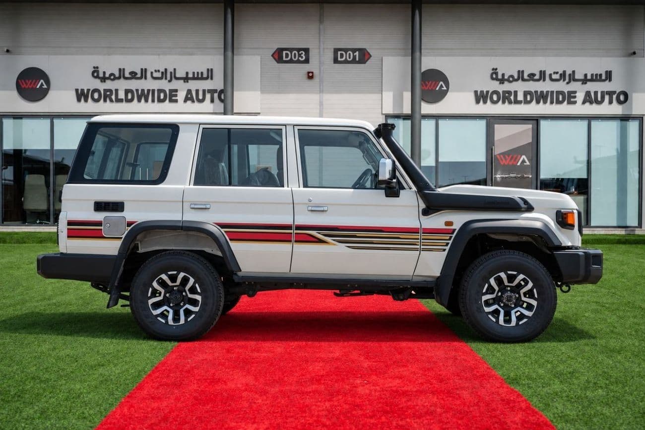 2025 Toyota Land Cruiser 70 LC 76 4.0Ltr. Z1 A/T thumbnail 8