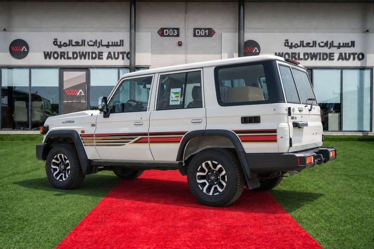 2025 Toyota Land Cruiser 70 LC 76 4.0Ltr. Z1 A/T thumbnail 4