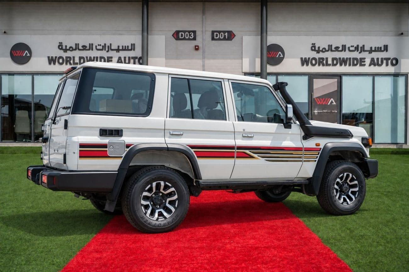 2025 Toyota Land Cruiser 70 LC 76 4.0Ltr. Z1 A/T thumbnail 7