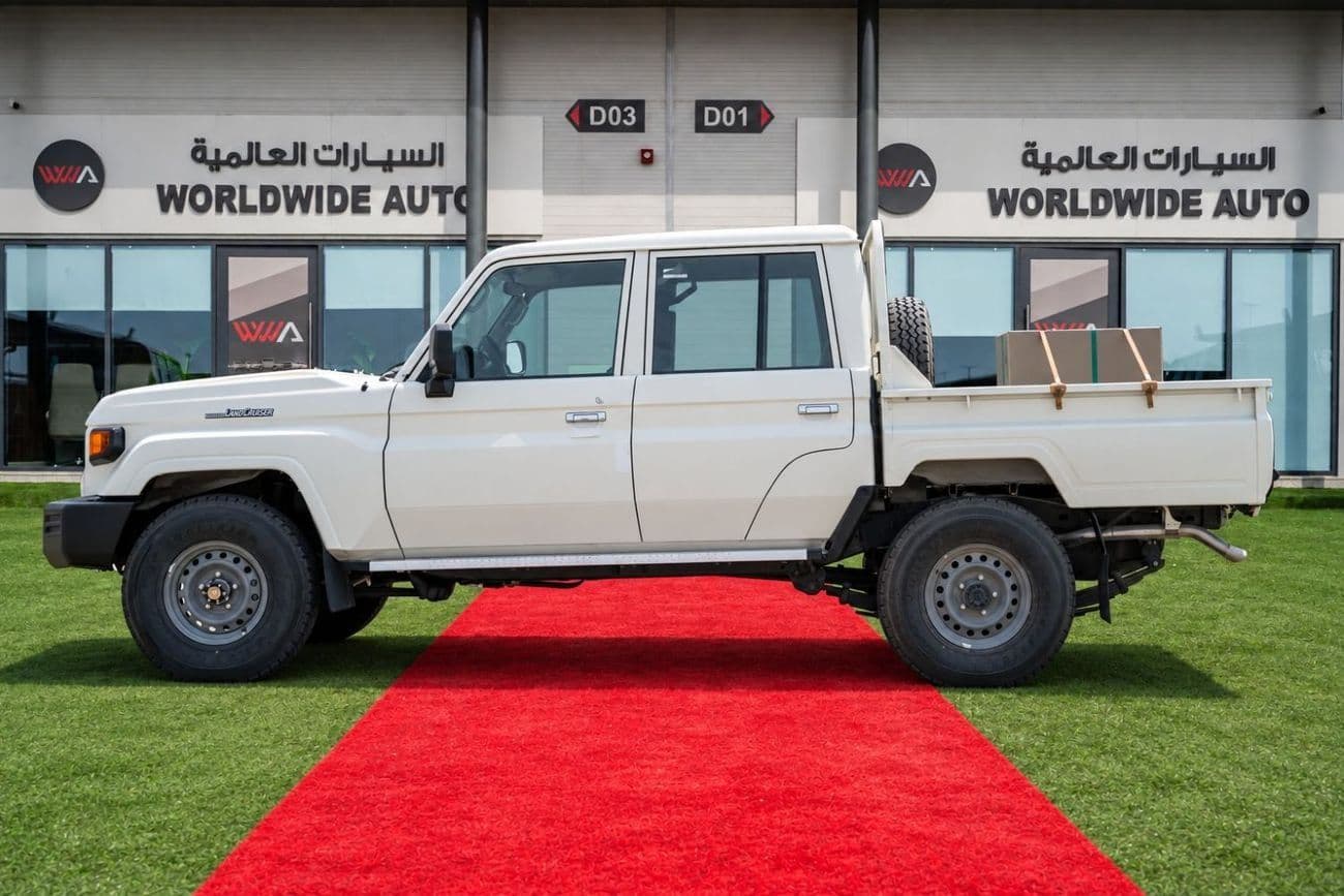 2025 Toyota Land Cruiser Pick Up 79 4.0L Double Cab 5MT 4x4 2025 Model thumbnail 5