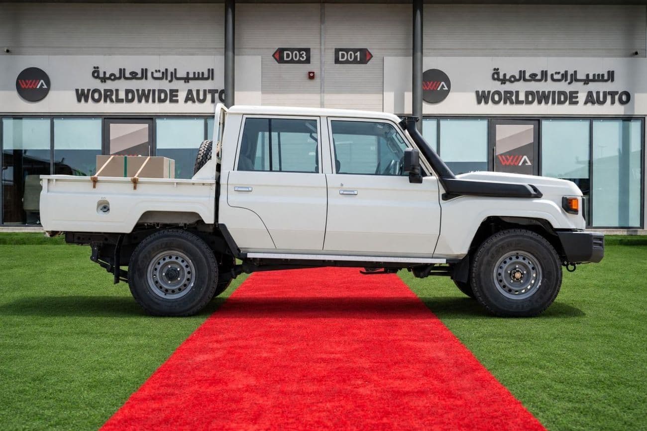 2025 Toyota Land Cruiser Pick Up 79 4.0L Double Cab 5MT 4x4 2025 Model thumbnail 2