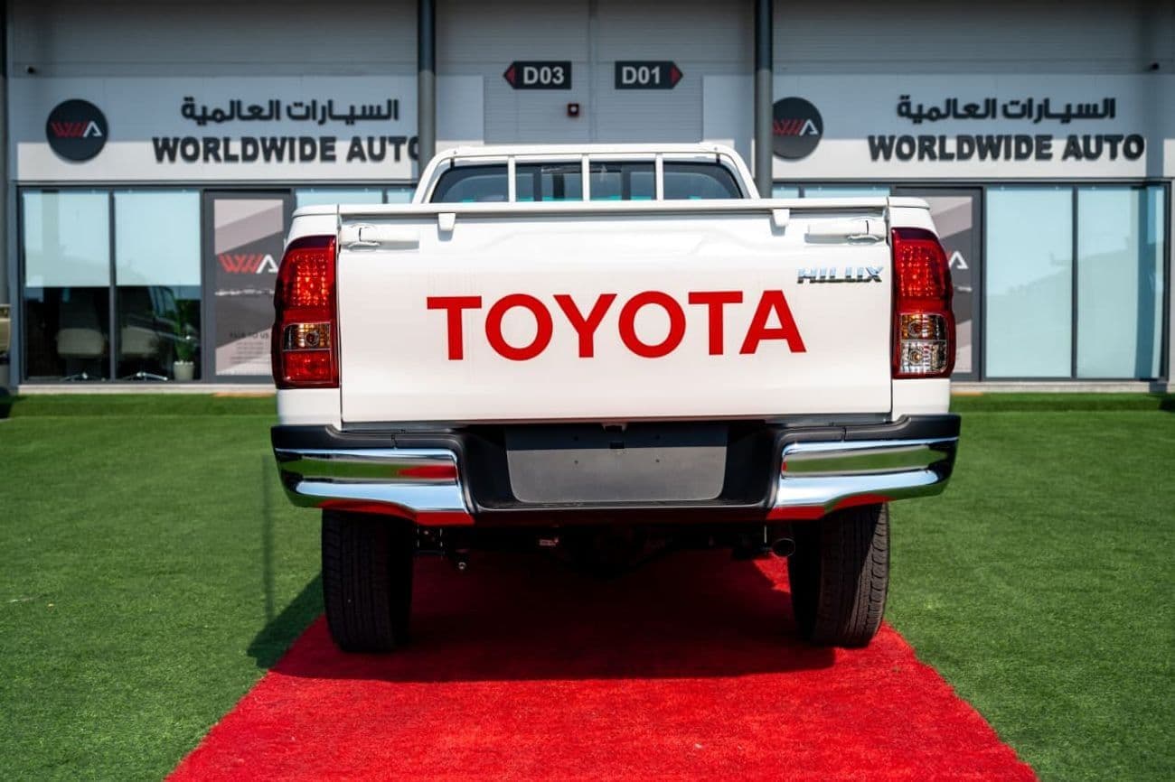 2026 Toyota Hilux thumbnail 5