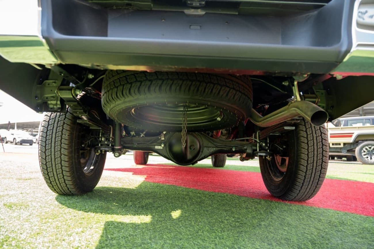 2026 Toyota Hilux 2.4 DIESEL 4x4 SINGLE CABIN 2026 MODEL GCC thumbnail 8