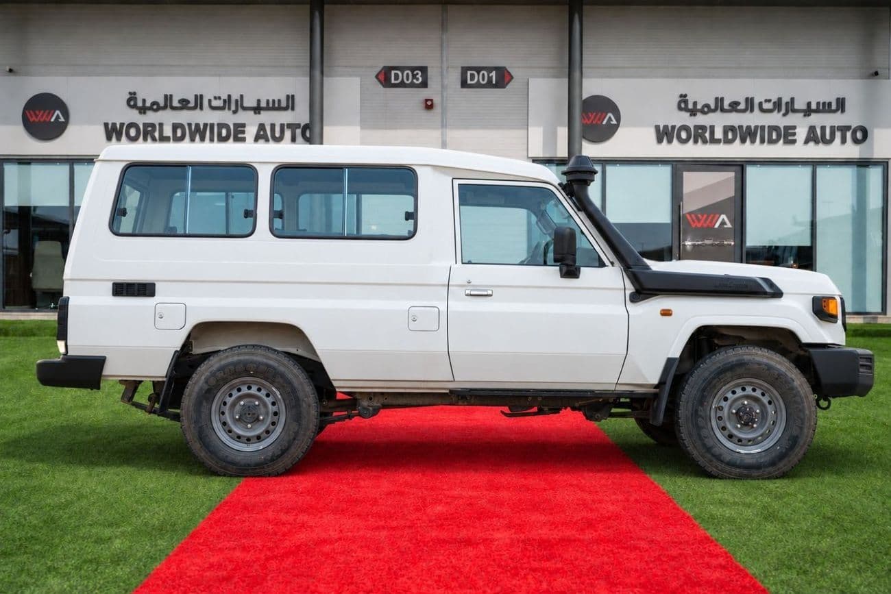 2024 Toyota Land Cruiser 70 LC78 HT DX thumbnail 4