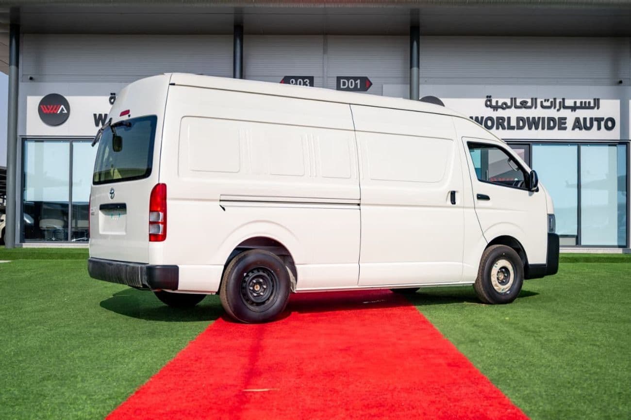 2025 Toyota Hiace PETROL 2.7 HIGHROOF CARGO MANUAL TRANSMISSION thumbnail 4