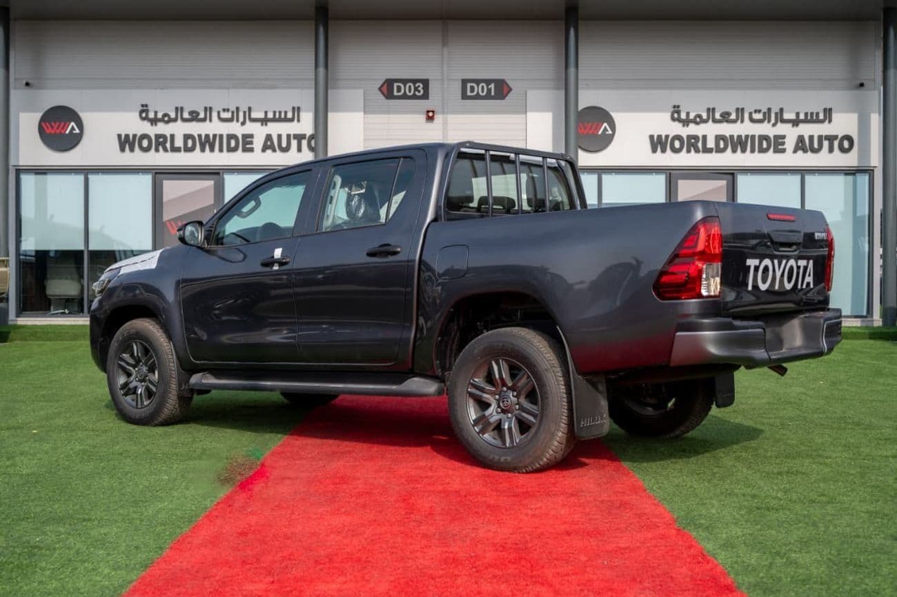 2025 Toyota Hilux GL thumbnail 5