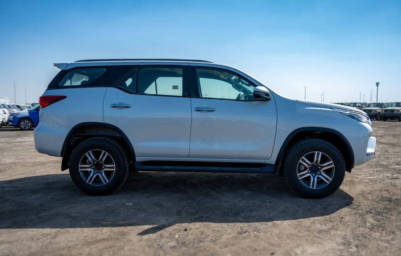 2025 Toyota Fortuner EXR thumbnail 4