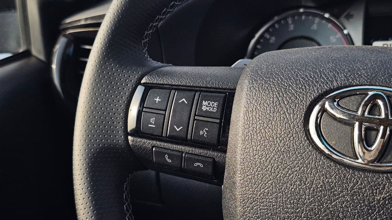 2026 Toyota Hilux GR SPORT thumbnail 8