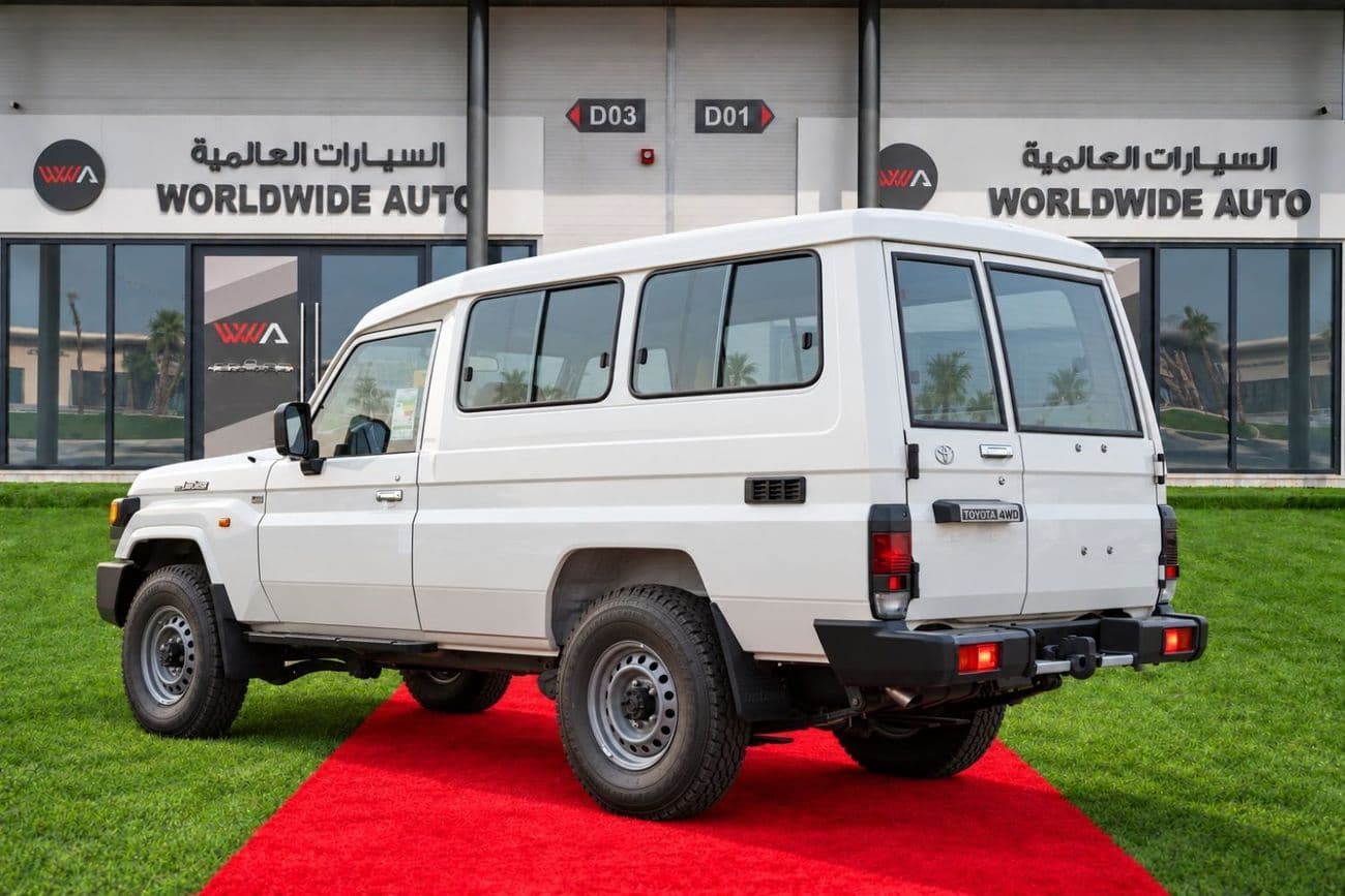 2025 Toyota Land Cruiser 70 LC 78 HARDTOP 2.8L MT thumbnail 6