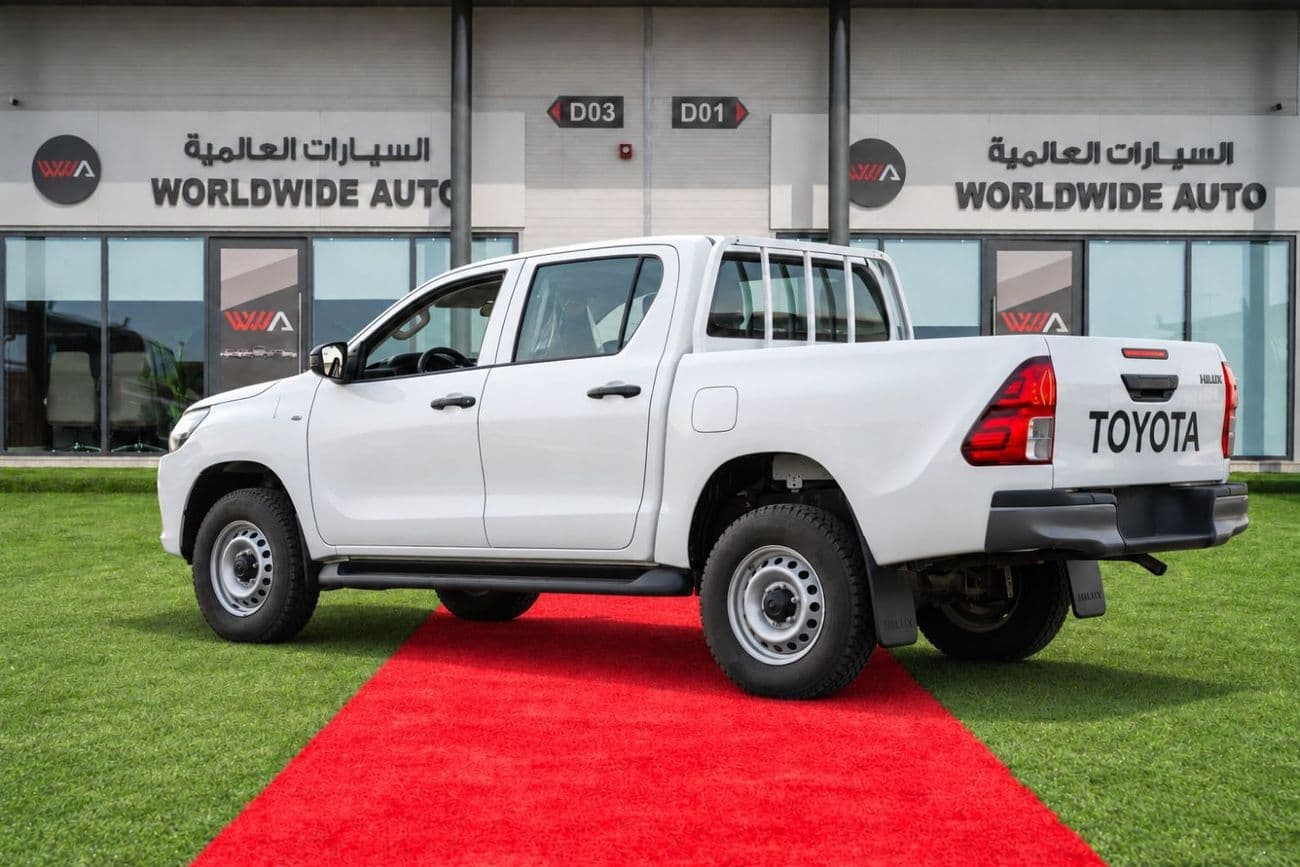 2024 Toyota Hilux GL thumbnail 4