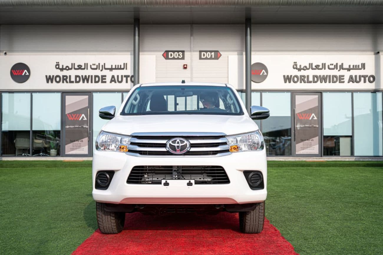 2026 Toyota Hilux DLX thumbnail 2